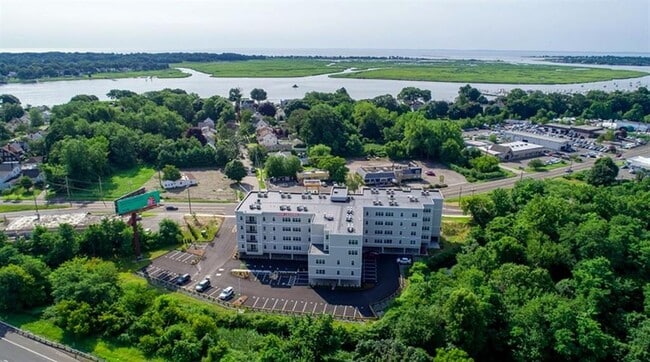 Building Photo - Lofts at 335