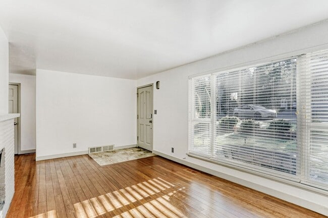 Photo - 4Bd/2Ba Bellevue House