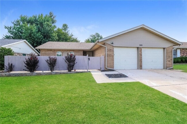 Photo - 309 S Morgan Dr House