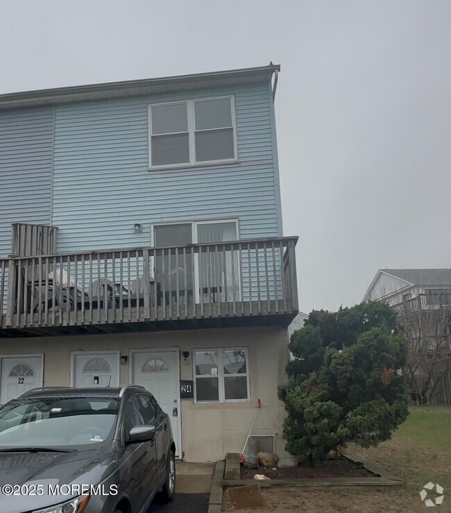 Building Photo - 24 Beachway Ave Rental