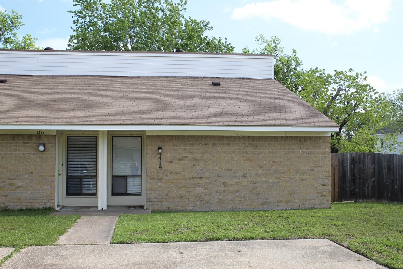 Photo - 1419 Dexter Dr S