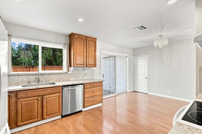 Photo - 14370 Oka Ln
