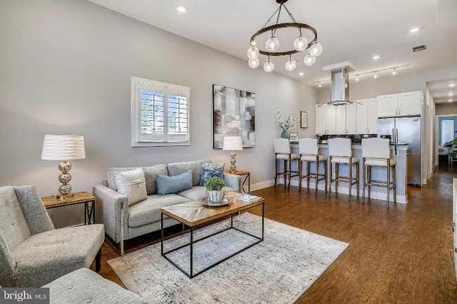 Photo - 2000 D St NE