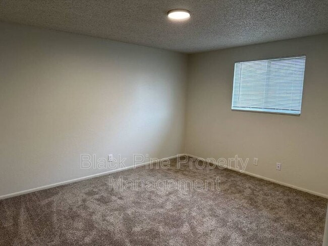 Photo - 137 Davis Ave Unit E