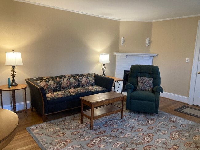 Photo - 320 Keating Dr