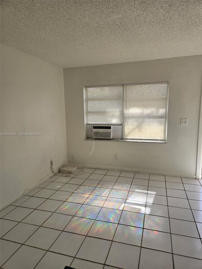 Photo - 6604 Miramar Ave Unit B