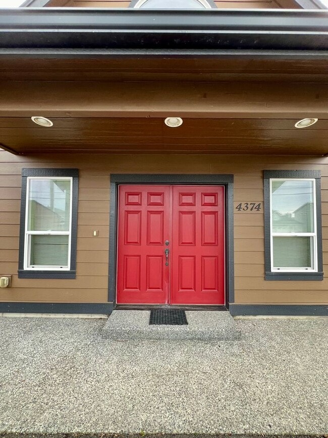 Photo - Waterfront 2 Bedroom Home in Ferndale!