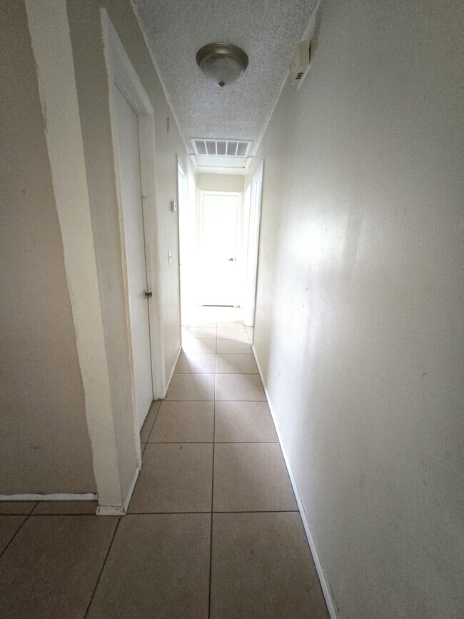 Photo - 3638 Dovetail Ln S