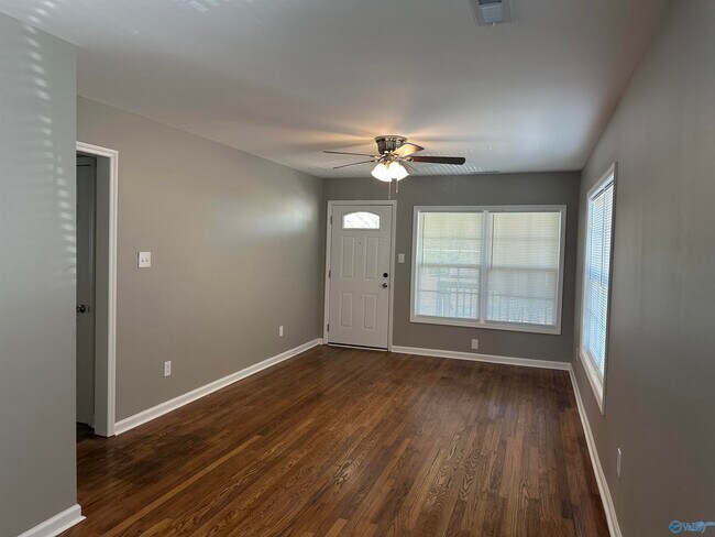 Photo - 3111 Hale Dr SW