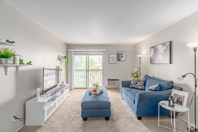 1BR, 1BA - 632SF