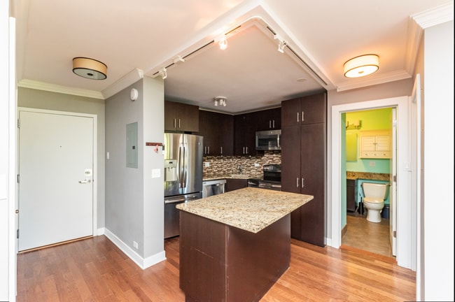 Photo - 2930 N Sheridan Rd Unidad 602