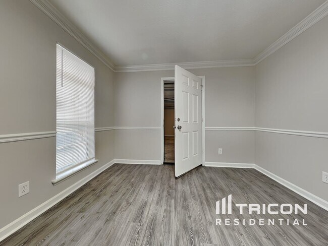 Photo - 5625 Longbow Dr