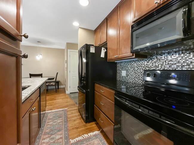 Photo - 604 Granite St