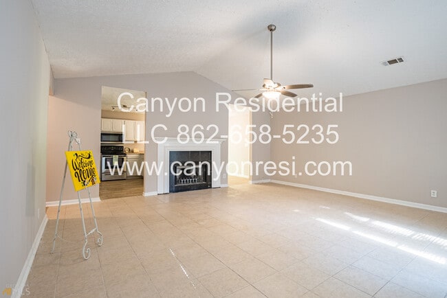 Photo - 220 Splitwood Ln