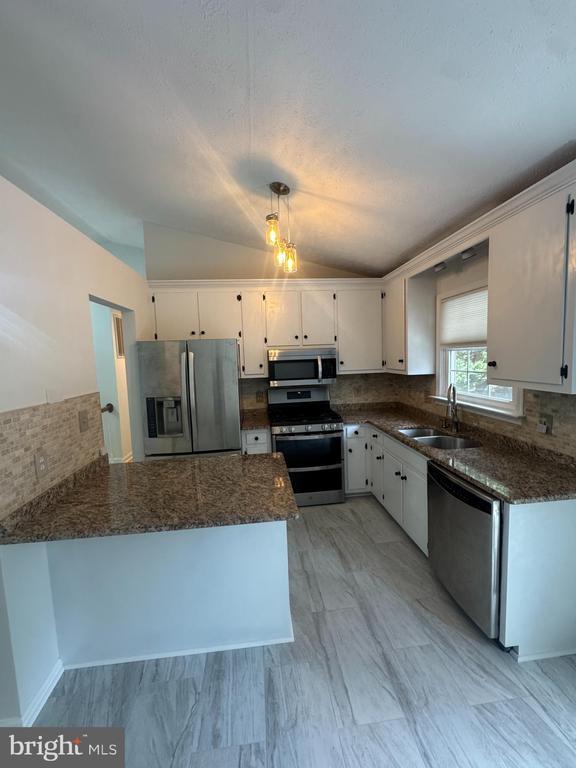 Photo - 74 Clarion Dr