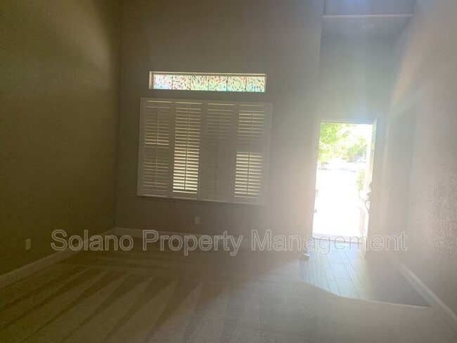 Photo - 2537 Shorey Way