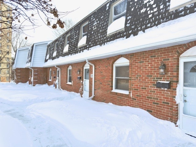 Photo - Cute 3 Bdrm Townhome with Finished Bsmt * Fenced Yard * AVAIL Now!
