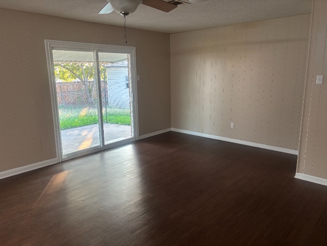 Photo - 513 Carlyle Dr