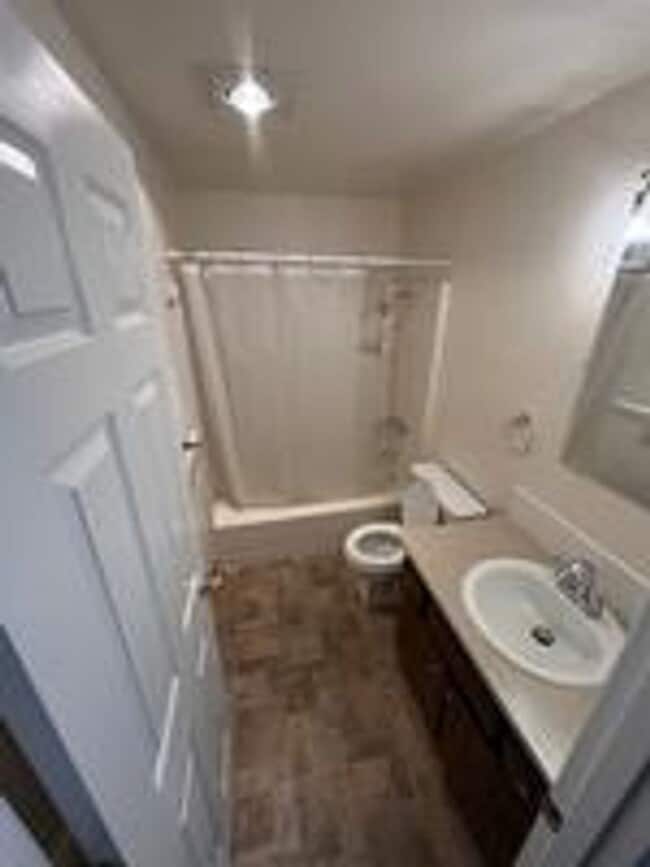 Photo - Charming Pet Friendly 2 Bedroom Duplex With Fenced Yard In Quiet Neighborhood!