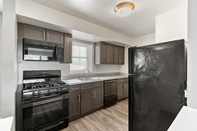 Kitchen - Napa Townhomes