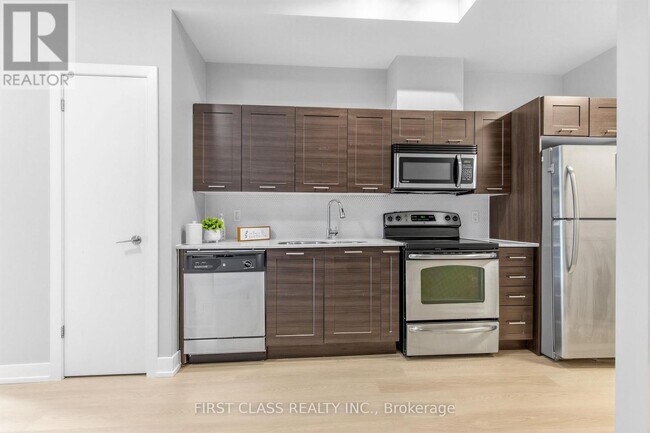 Photo - 169 Fort York Blvd Unit 216
