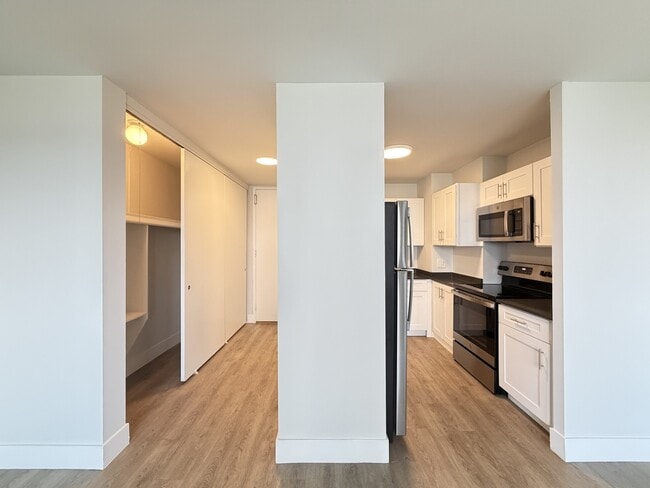 Photo - 1356 N Dearborn St Unit J01W