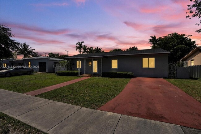 Building Photo - 437 Swan Ave