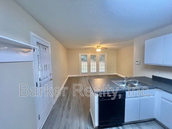 Photo - 1401 E Lenoir St
