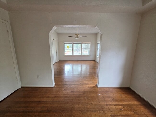 Photo - 1226 W Gray St Unidad 2