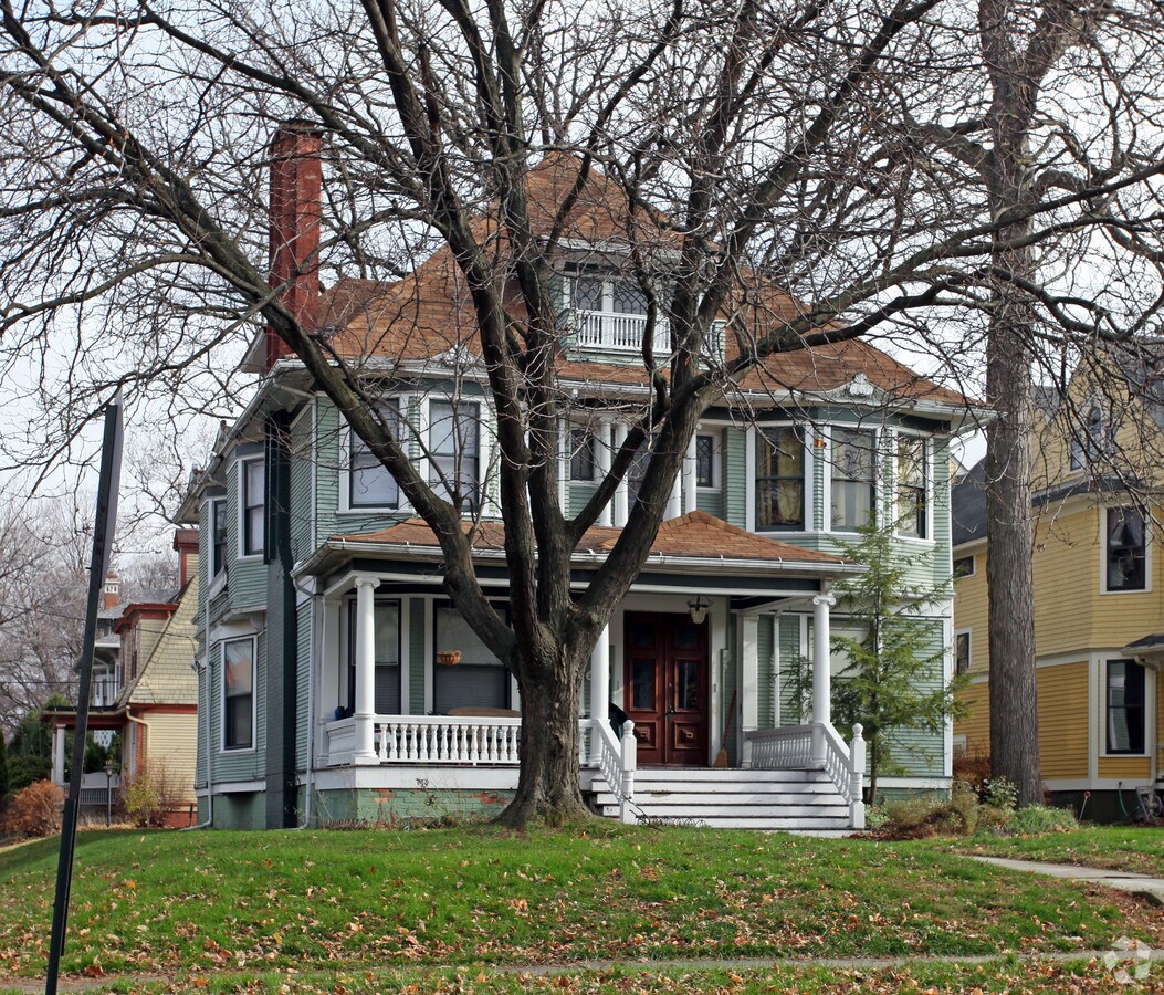 Photo - 2274 Robinwood Ave