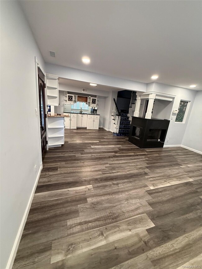 Photo - 253 Feller Dr