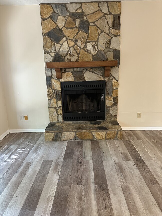 Photo - 1866 Tryon Dr