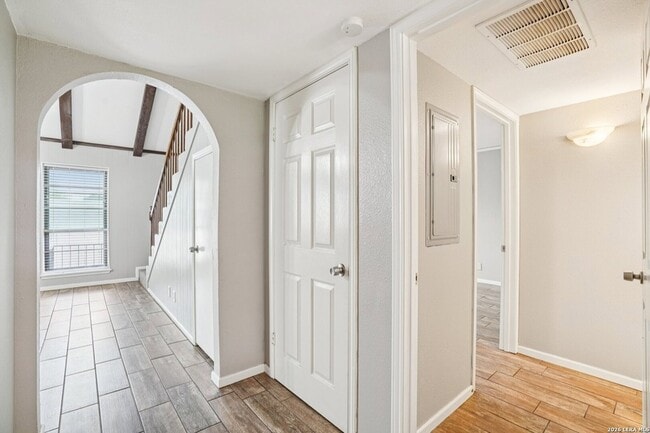 Photo - 6106 Vance Jackson Rd