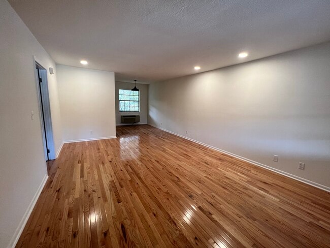 Photo - Sunset Park Apartments