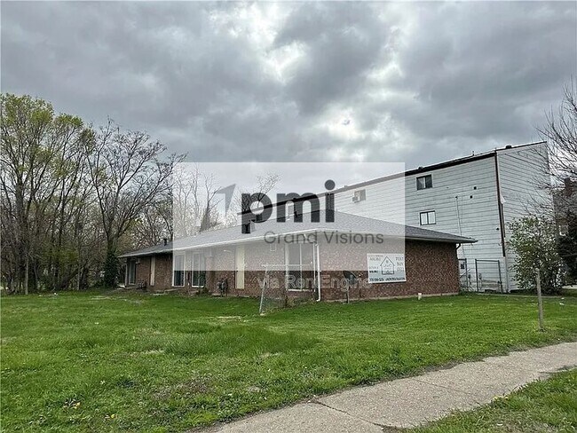 Building Photo - 1624 N Water St Rental