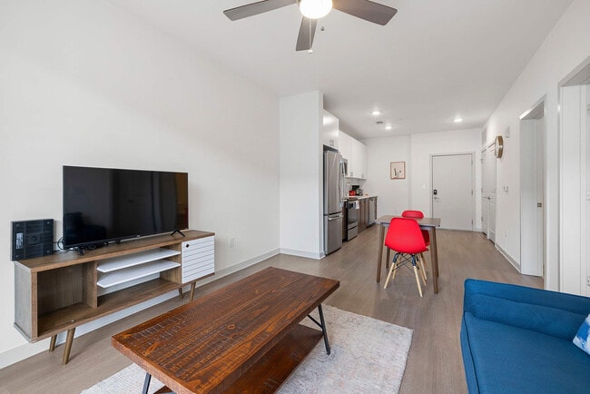 Photo - 633 E Main St Unit ID1031630P