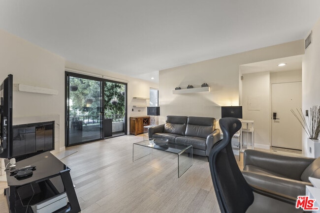 Photo - 8110 Manitoba St Unidad 114 Rental