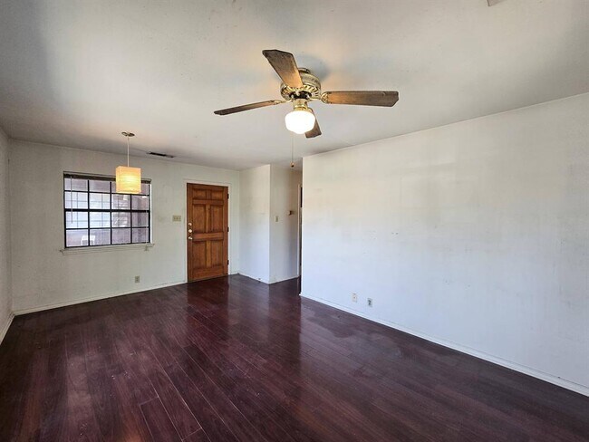 Photo - 1903 E 20th St Unit 202