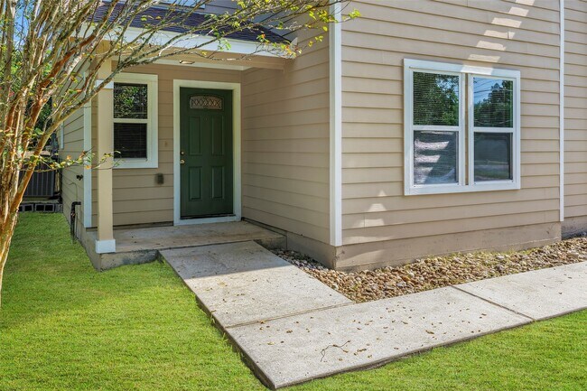 Photo - 1123 Runneburg Rd