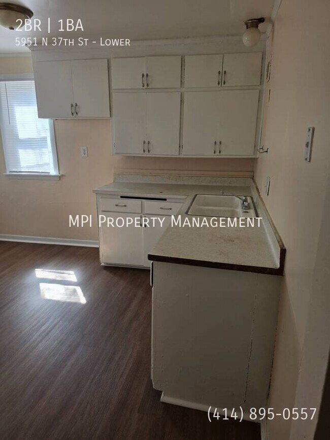 Building Photo - 5951 N 37th St Unit Lower