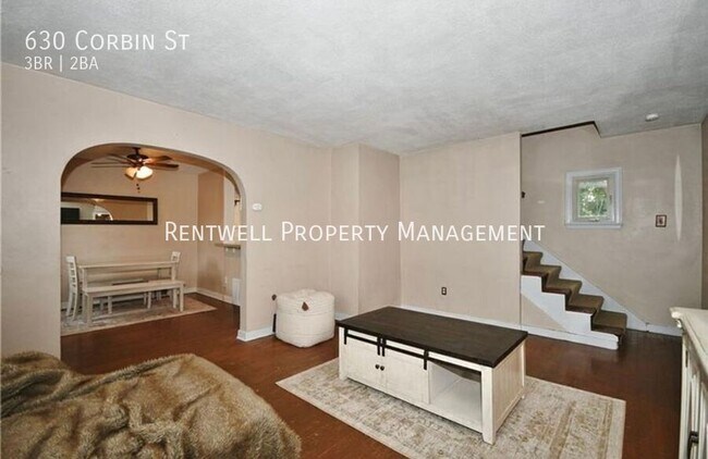 Photo - 630 Corbin St
