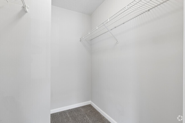 2BR, 1BA - 1,033SF - Primary Closet