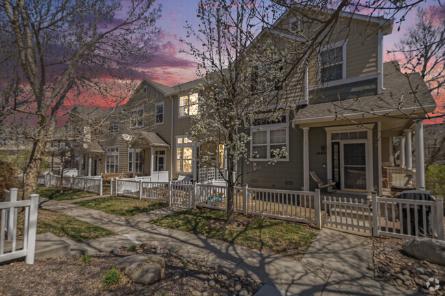 Building Photo - 1491 Red Peak Dr Rental