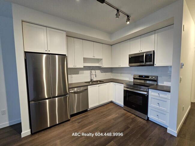 Photo - 15738-15785 85 Ave Unit 1FL