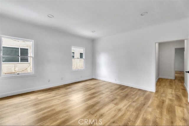 Photo - 586 W 12th St