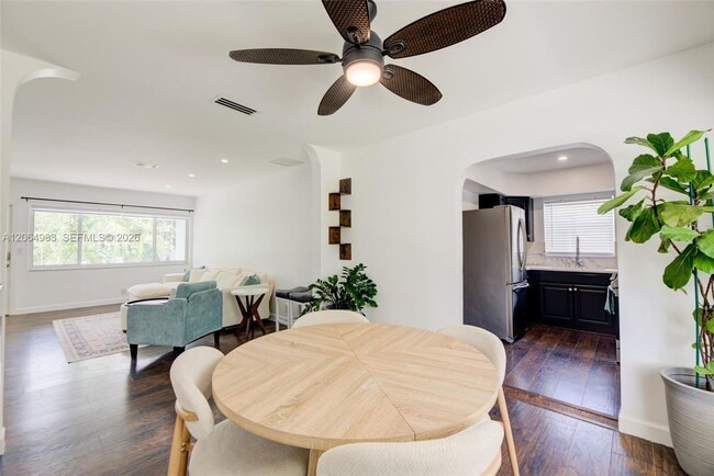 Photo - 2517 Rodman St