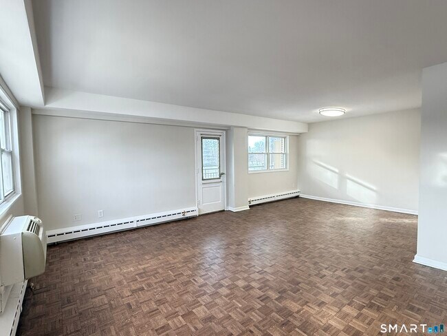 Photo - 25 Cartright St Unit 2D