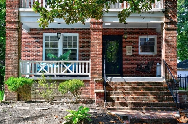 Photo - Beautiful Older home renovated for todays ...
