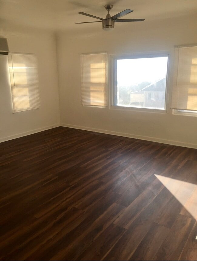 Building Photo - 2253 Curlew St Unit Curlew st