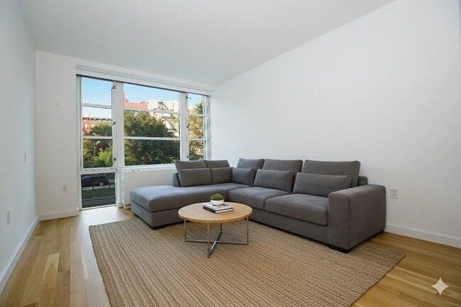 Photo - 331 E Houston St Unidad 2E